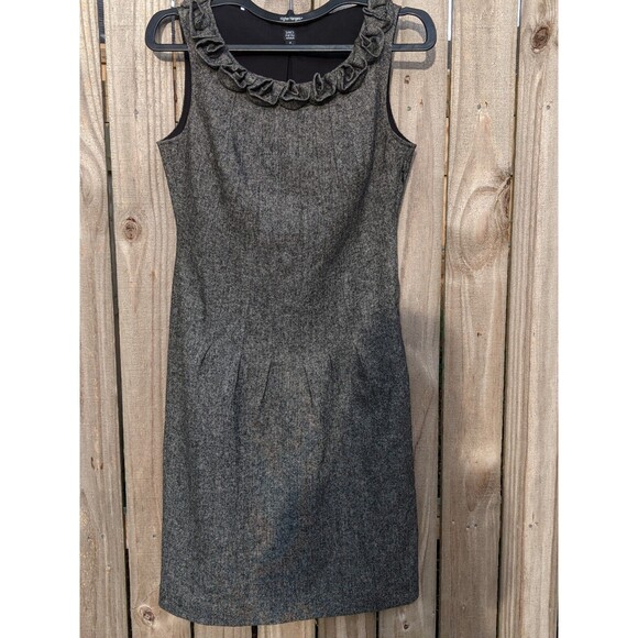 Saks Fifth Avenue Gray Wool Dress with Roses size 4 - Picture 2 of 16